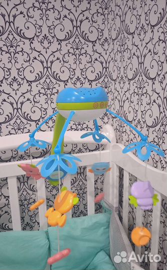 Музыкальный мобиль на кроватку