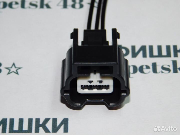 Разъем на датчик коленвала распредвала Nissan