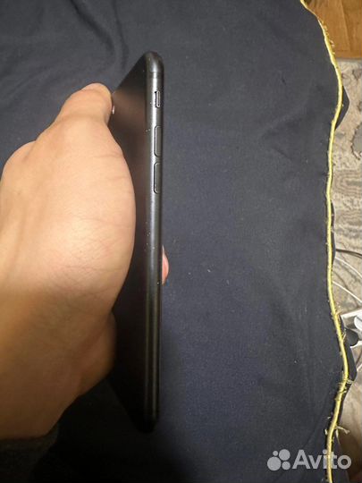 Телефон iPhone 7