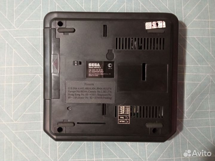 Игровая приставка Sega Mega Drive 2 из детства