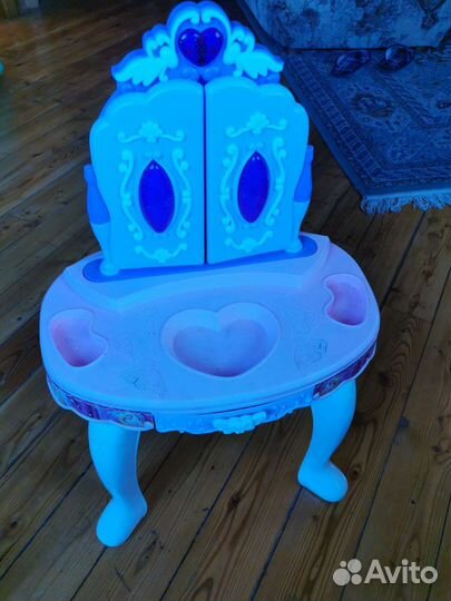 Детский столик