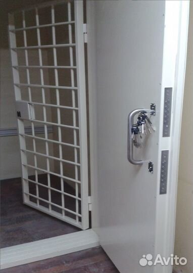 Дверь бронированная банковская 200 на 80