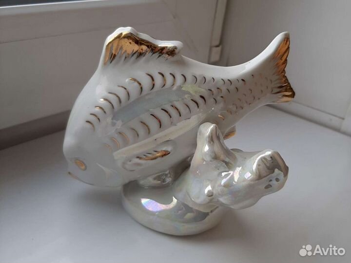 Фарфоровая статуэтка карп дулево