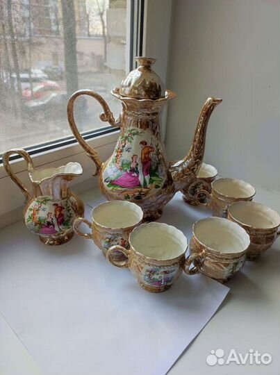 Сервиз, молочник, кувшин чашки 6шт