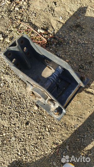 Кронштейн подъемник для запасного колеса