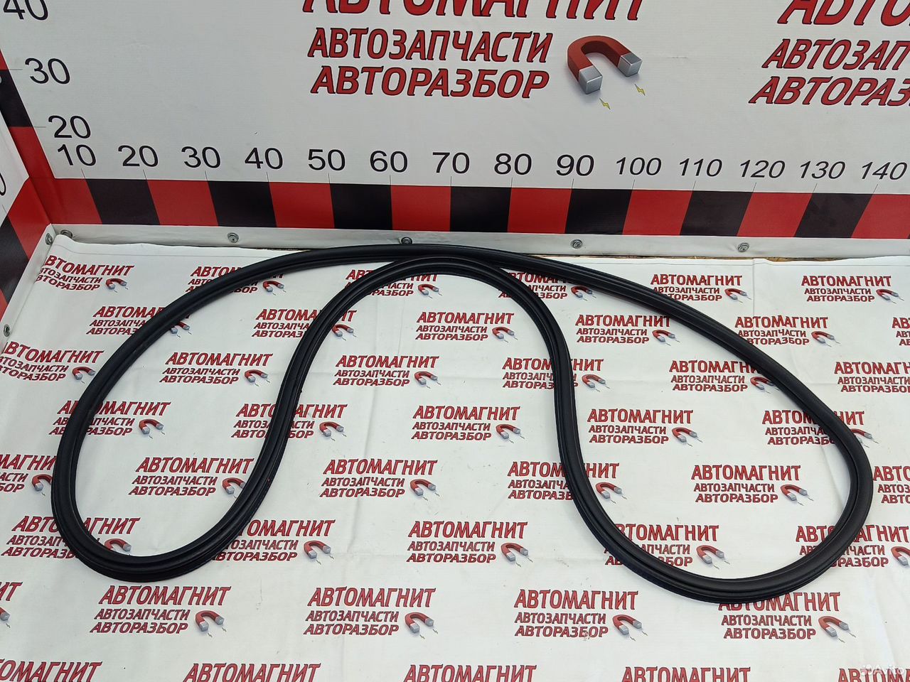 Уплотнитель двери передней правой Lixiang L7