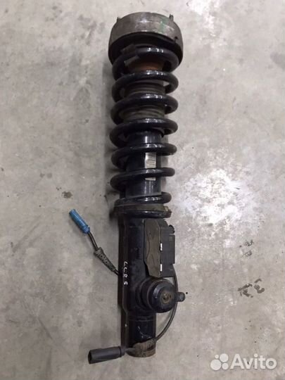 Амортизационная стойка передняя правая Bmw X6M E71