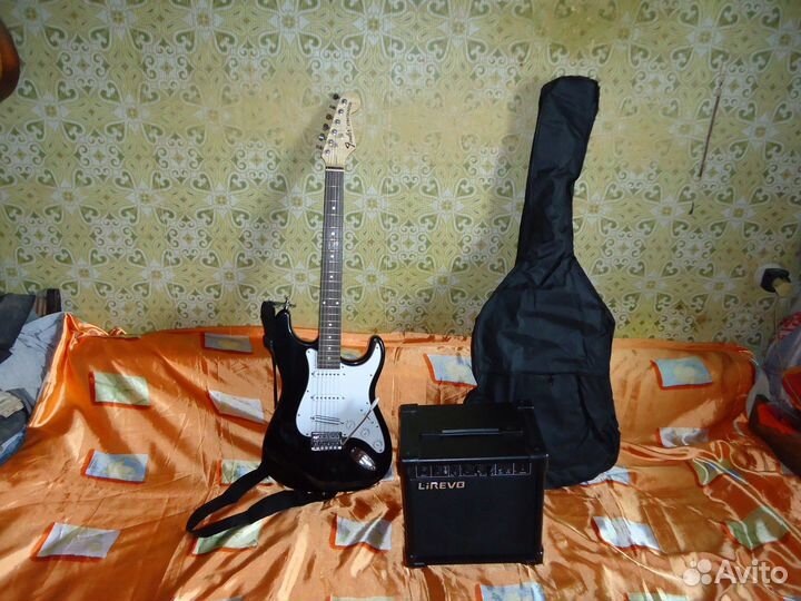 Электрогитара,комбоусилитель + комплект