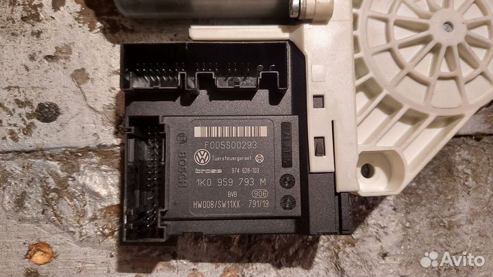 Мотор стеклоподъёмника VAG передний правый