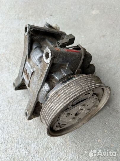 Компрессор кондиционера Nissan Cube Z10