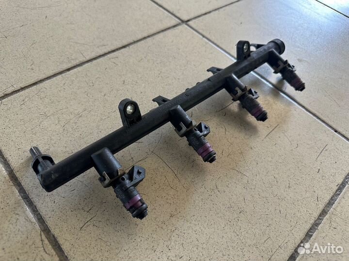 Топливная рампа Рено Меган 2 Megane