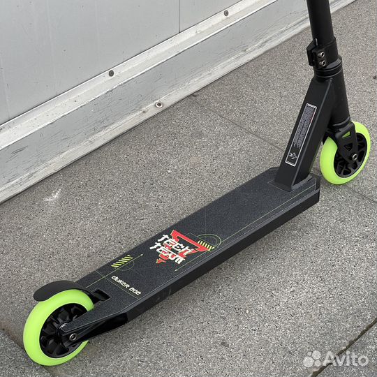 Трюковой самокат Tech Team Duker 202