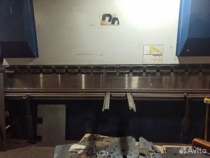 Гидравлический листогибочный пресс WC67K-125/3200