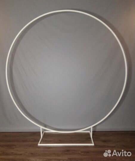 Аренда мольберта / круглого каркаса / тумбы