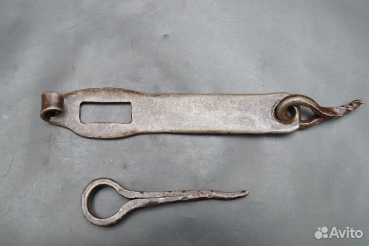 Проушина старинная. Петля на навесной замок. (333