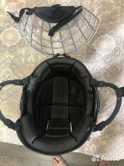 Хоккейный шлем б/у