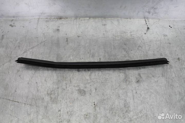 Уплотнитель стекла двери задней правой Audi A6(C7)