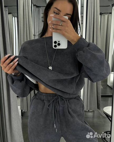 Женский спортивный костюм