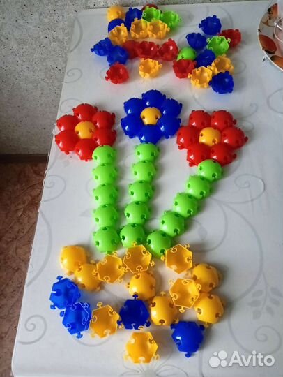 Конструктор 77 деталей