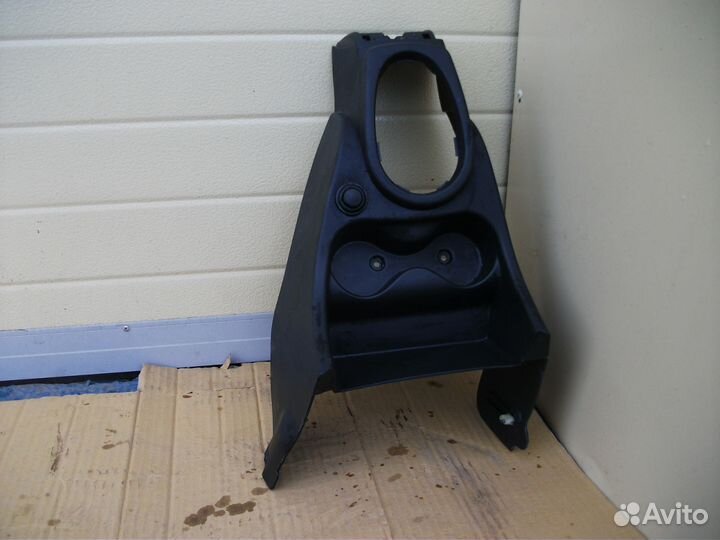 Рено Логан-пластмаса салона