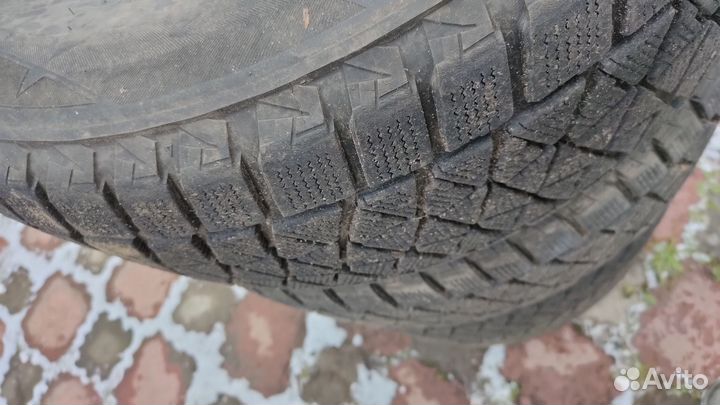Bridgestone Blizzak DM-V2 285/60 R18 116