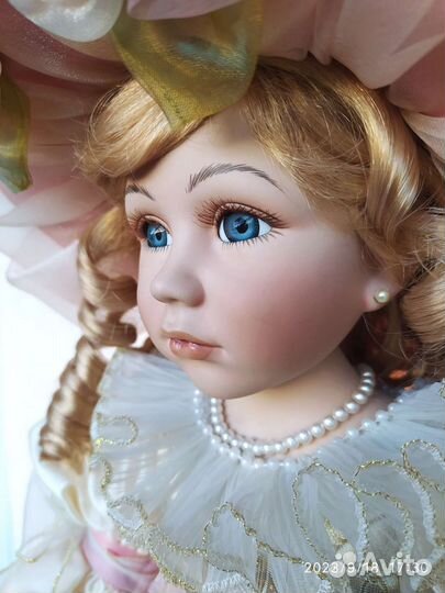 Кукла фарфоровая remeco collection