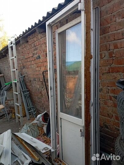 Дверь пластиковая входная