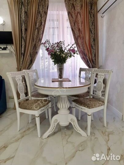 Кухонный стол