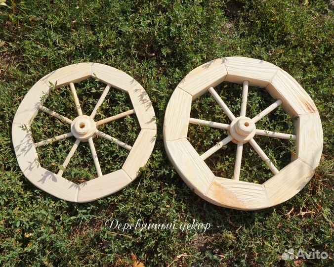 Колесо деревянное декоративное