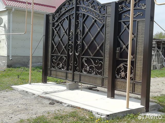 Кованные ворота с калиткой
