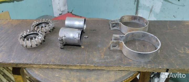 Гайки и крепления глушителей мотоцикла Паннония