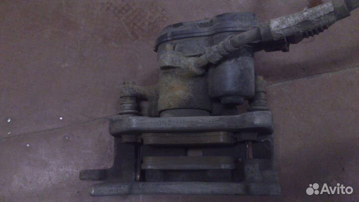 Audi Q5 суппорт задний правый