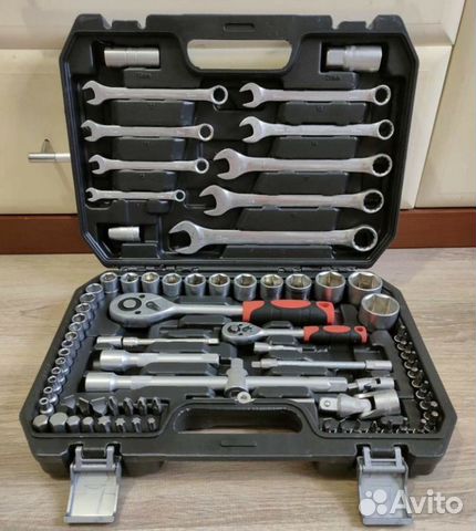 Набор ключей и головок 82 предмета