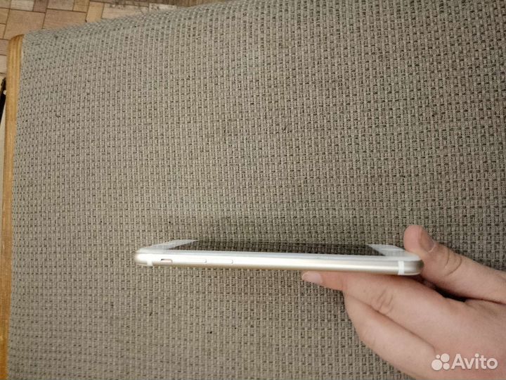 Телефон iPhone 7