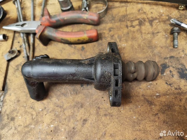 Рабочий цилиндр сцепления Volkswagen polo 5