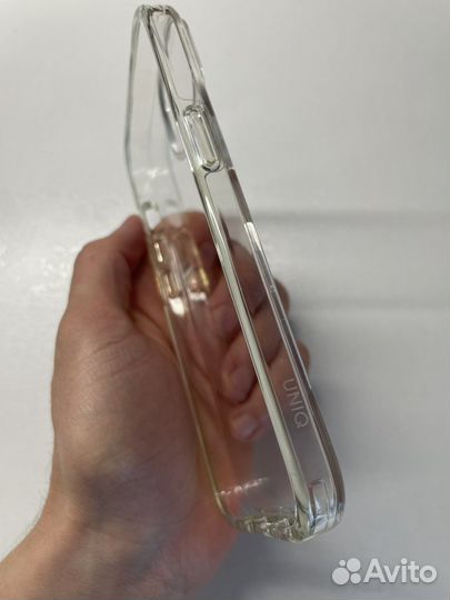 Чехол Uniq iPhone 13