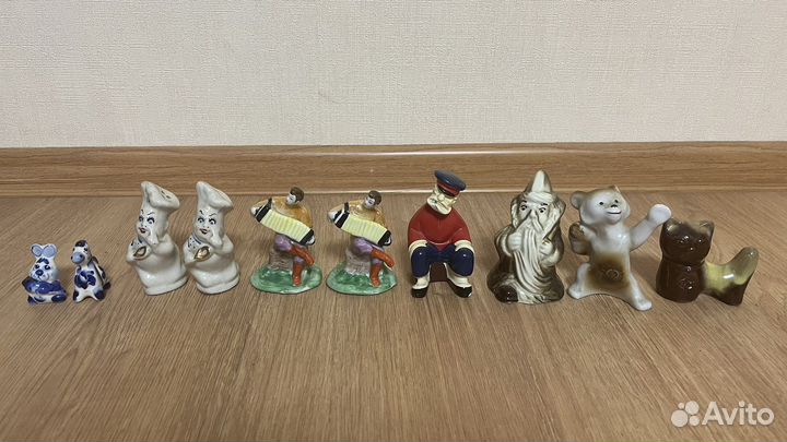 Фигурки фарфоровые