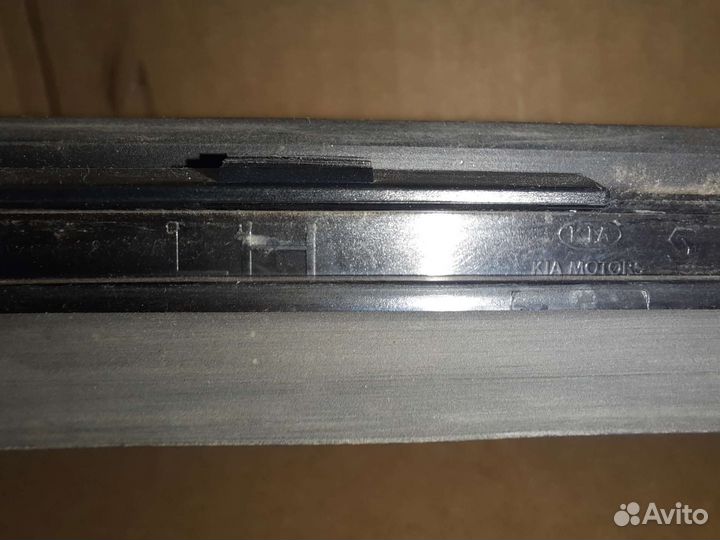 Молдинг лобового стекла Stinger Kia J5 левая