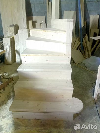 Деревянная лестница