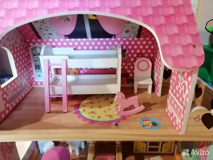 Домик кукольный с мебелью