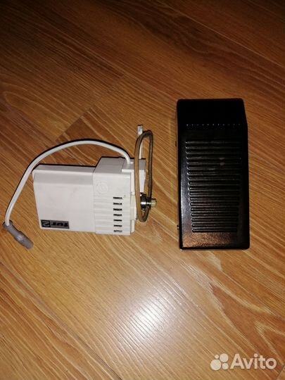 Для швейных машины мотор и петаль