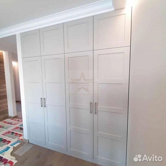 Шкаф до потолка