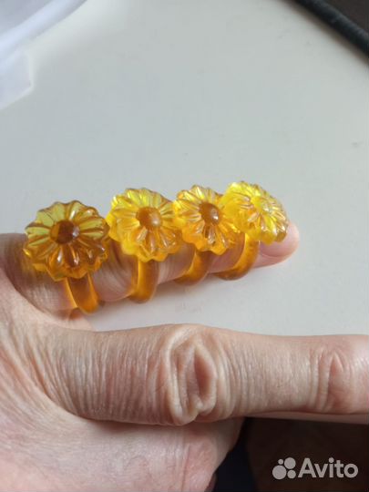 Кольцо янтарь