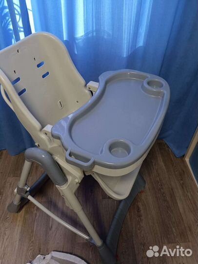 Стул для кормления малышей