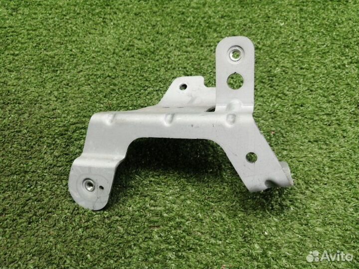 Кронштейн задний левый Mercedes Glk