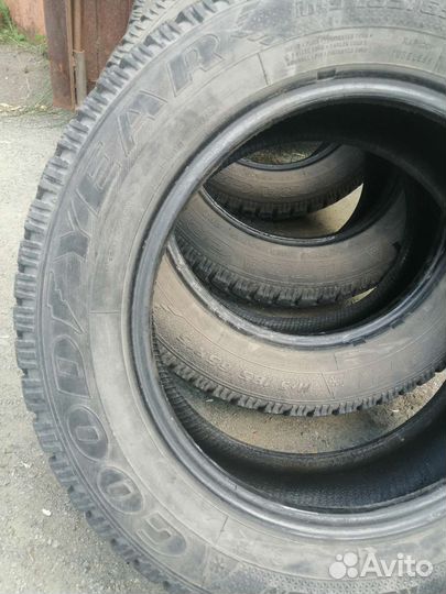 Goodyear UltraGrip 500 185/65 R15