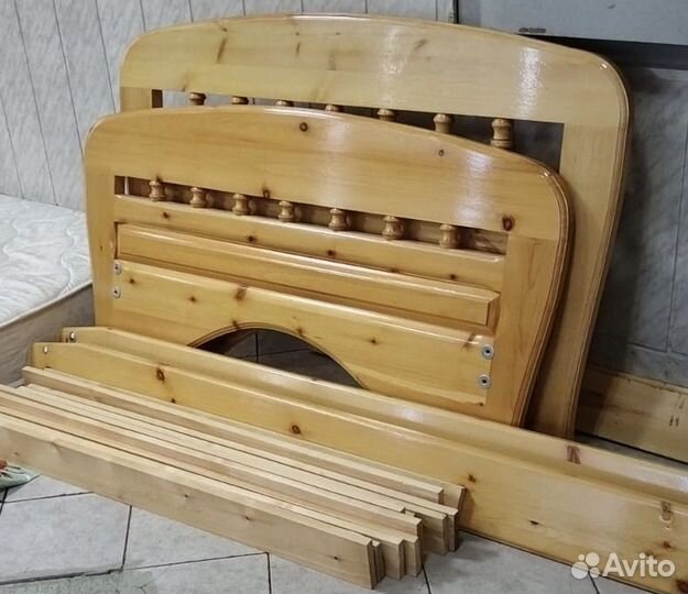 Кровать девянная