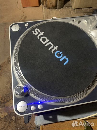 Виниловый проигрыватель