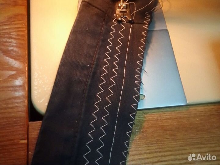 Швейная машина Чайка 142