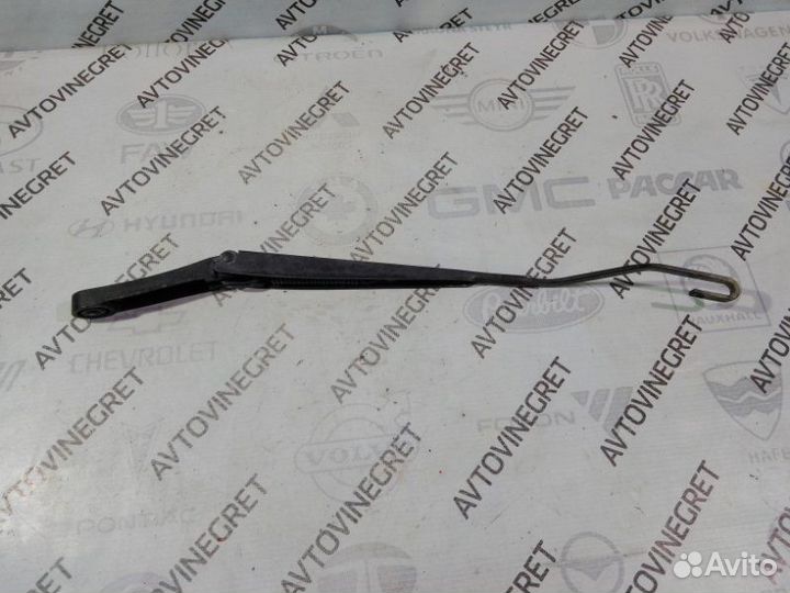 Поводок дворника левый Volkswagen Amarok 1